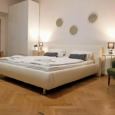 Spacious In The Historic Center *